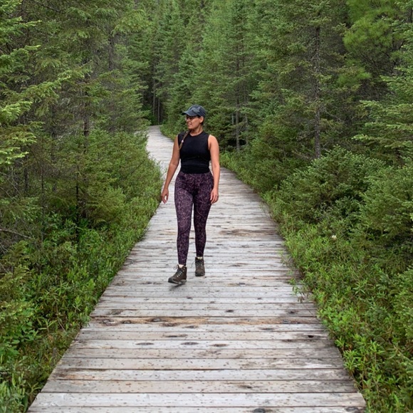 Meet your Posher, Caitlin - Picture 4 of 4